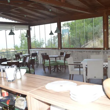 Otel Hugo 3*